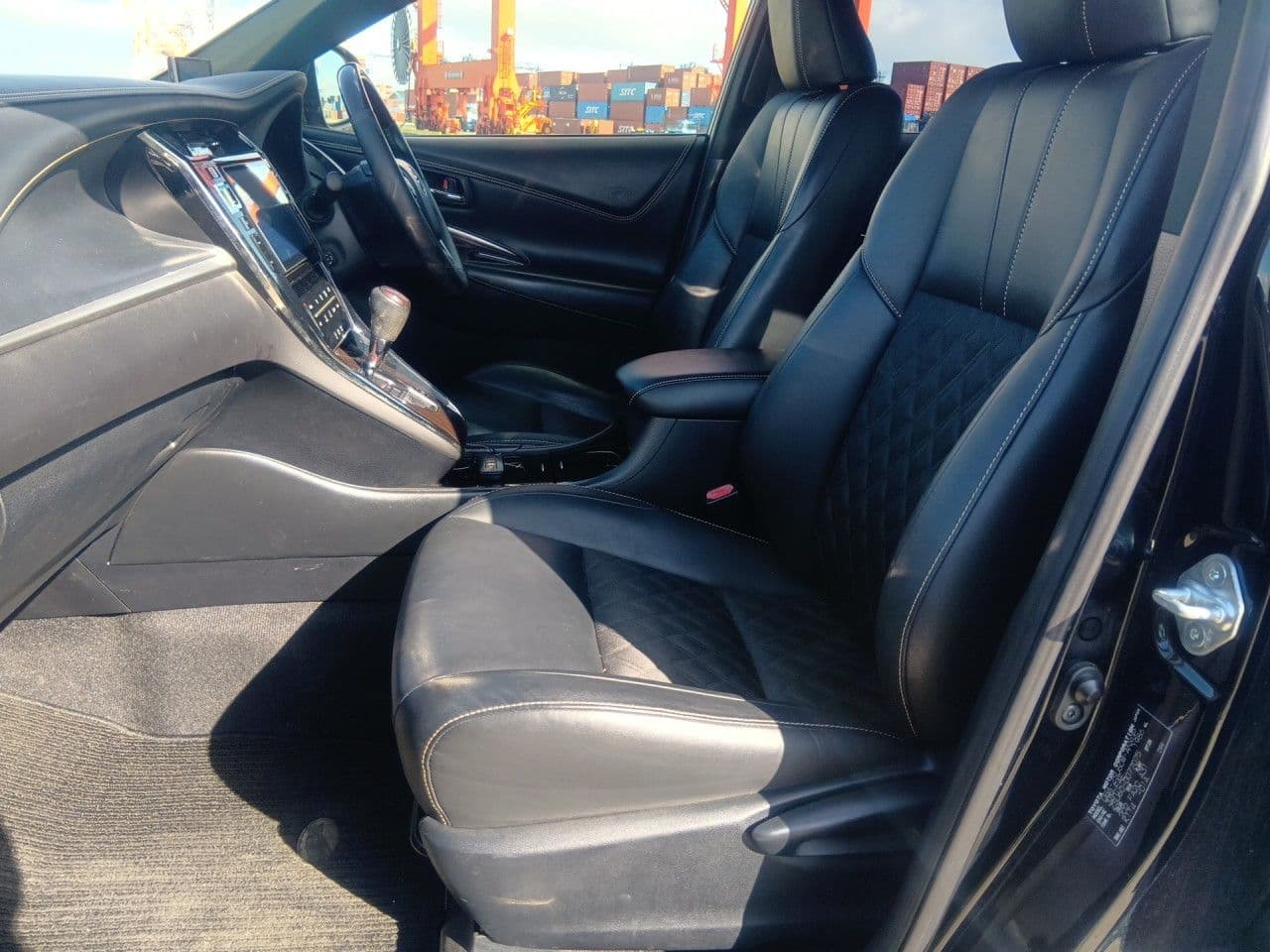 Vehicle SU00001320 large view 25