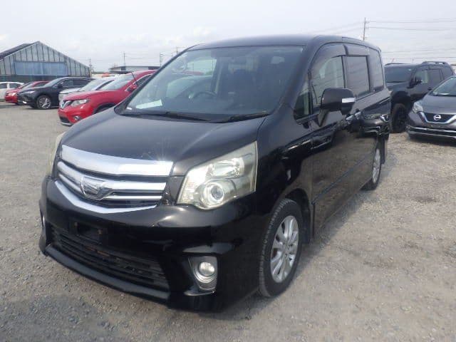 
									2011 TOYOTA NOAH Si Rayish
								