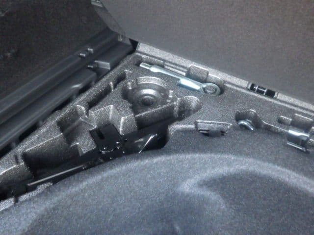 Vehicle SU00001325 large view 36