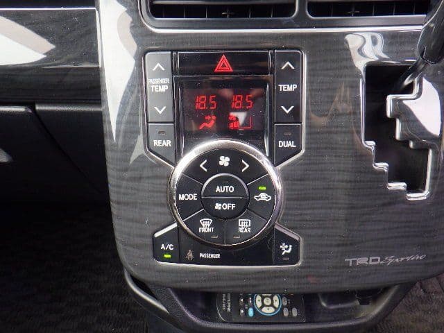 Vehicle SU00001426 large view 34