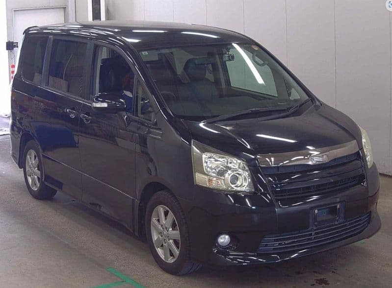 
									2007 TOYOTA NOAH Si
								