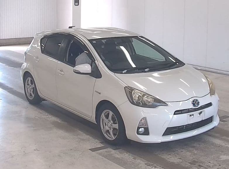 
									2012 TOYOTA AQUA S
								