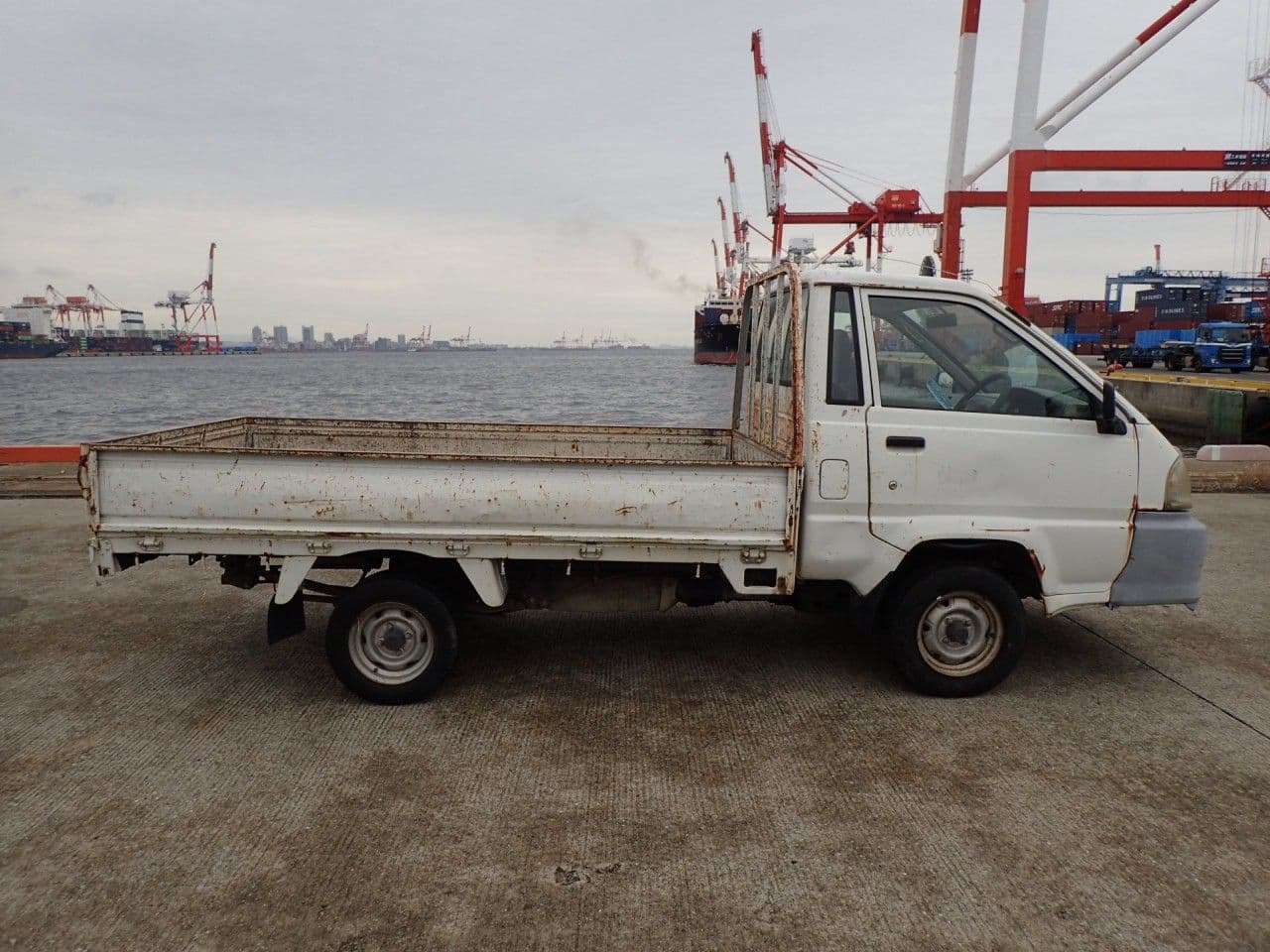 Vehicle SU00001654 large view 7