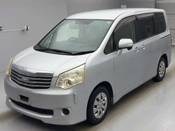 
									2012 TOYOTA NOAH X Smart Edition
								