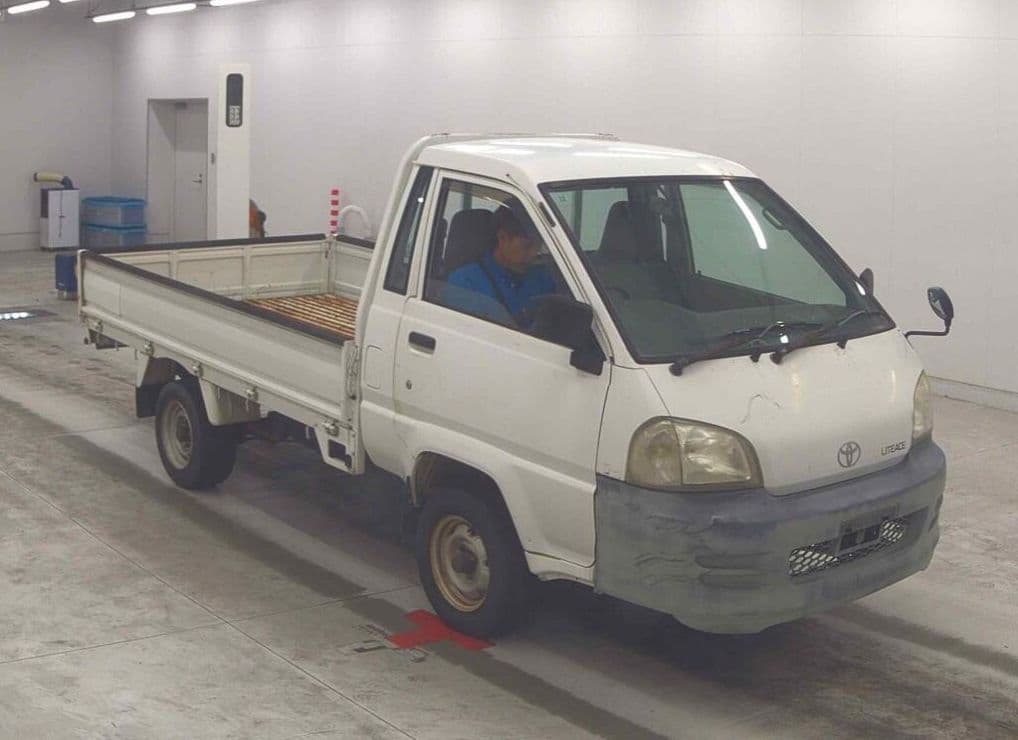 
									2004 TOYOTA LITEACE DX
								