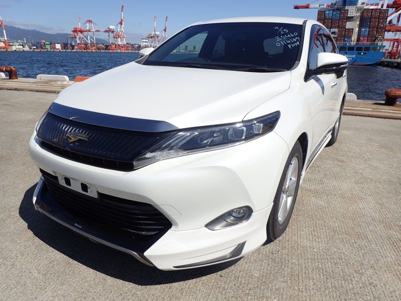 
									2017 TOYOTA HARRIER Elegance
								