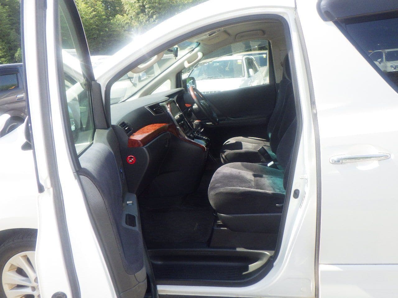 Vehicle SU00001044 large view 24