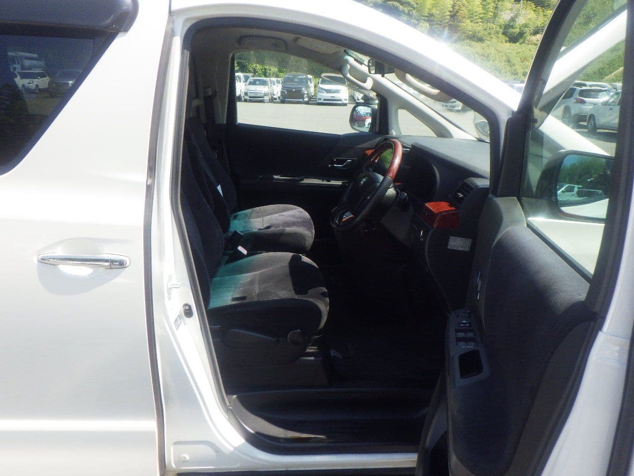 Vehicle SU00001044 large view 20