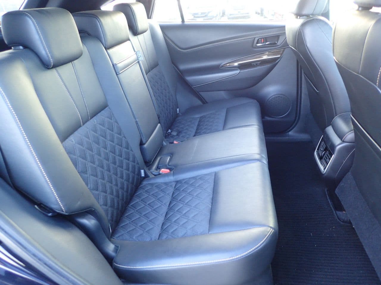 Vehicle SU00001131 large view 21