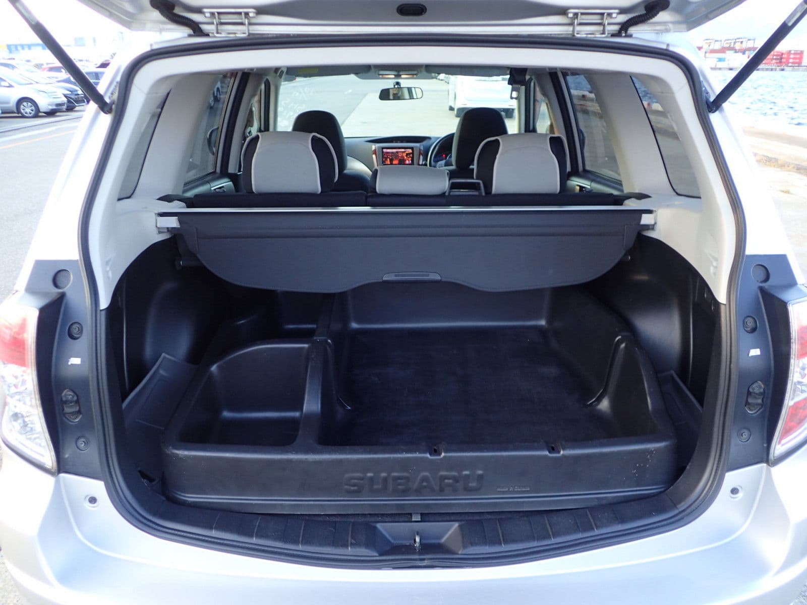 Vehicle SU00001116 large view 22