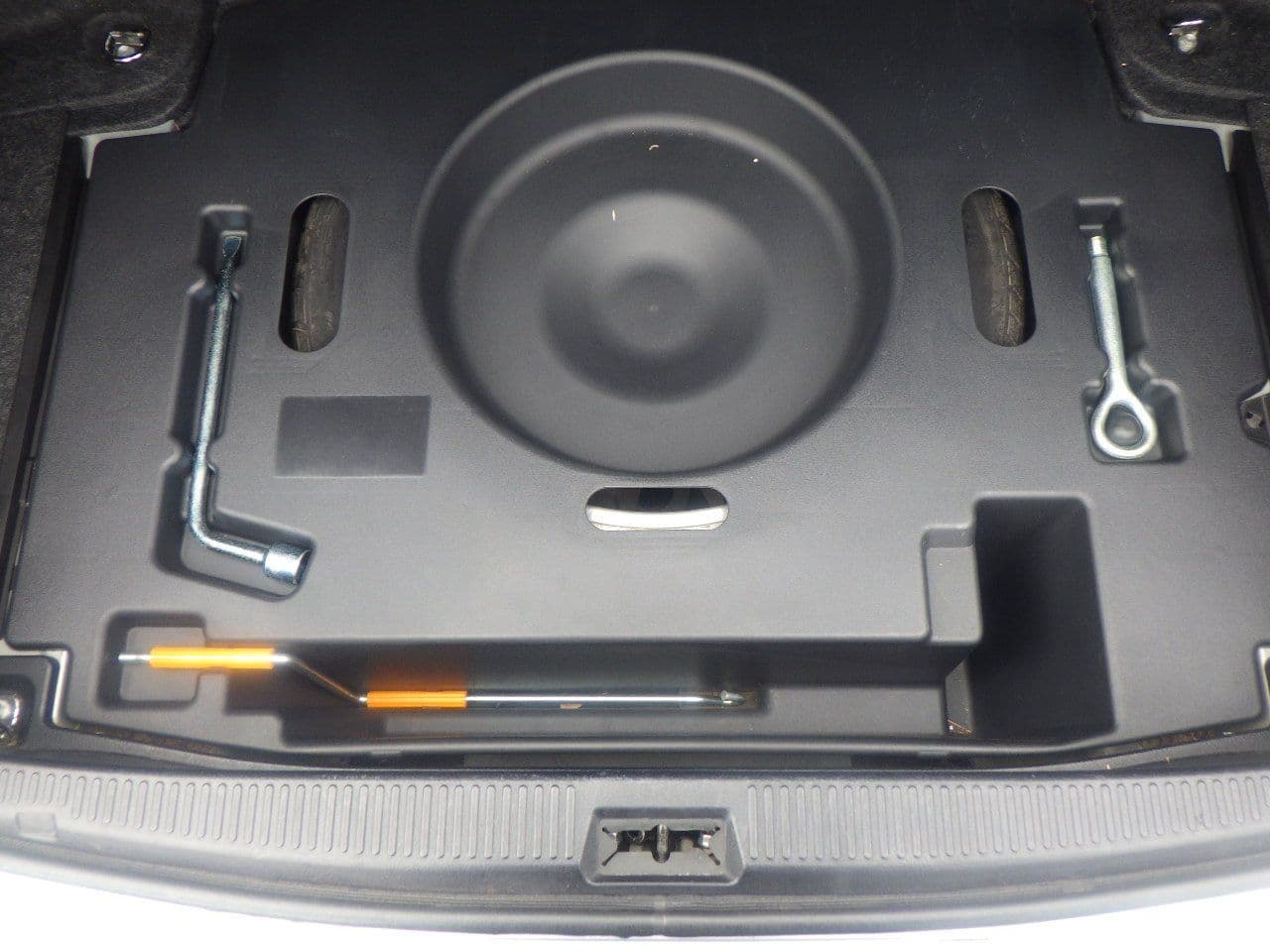 Vehicle SU00001108 large view 36