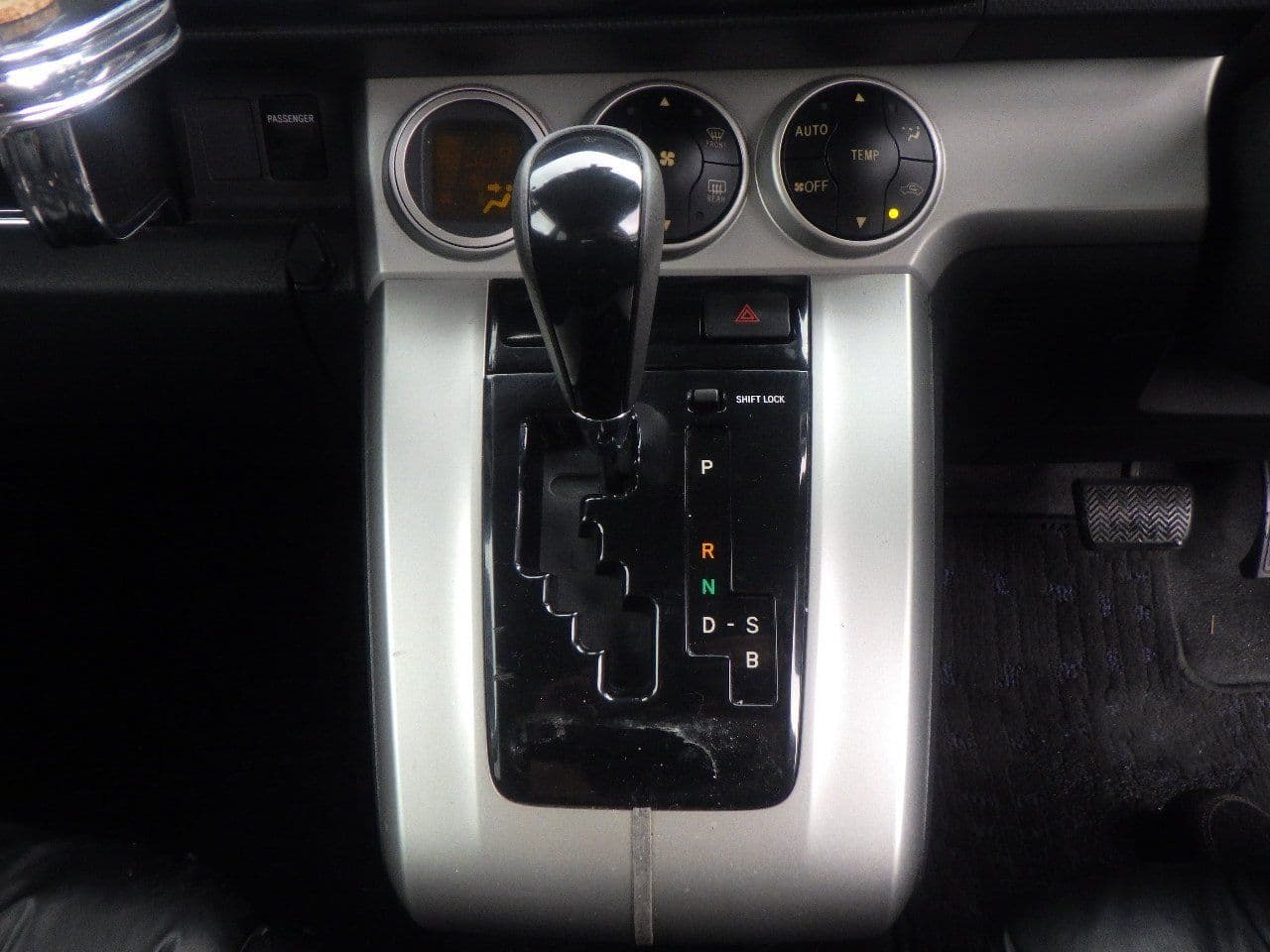 Vehicle SU00001107 large view 32