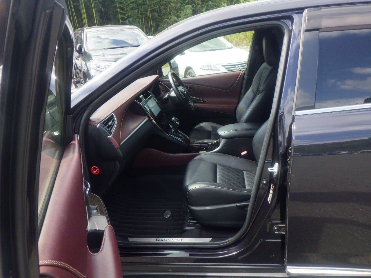 Vehicle SU00001096 large view 24