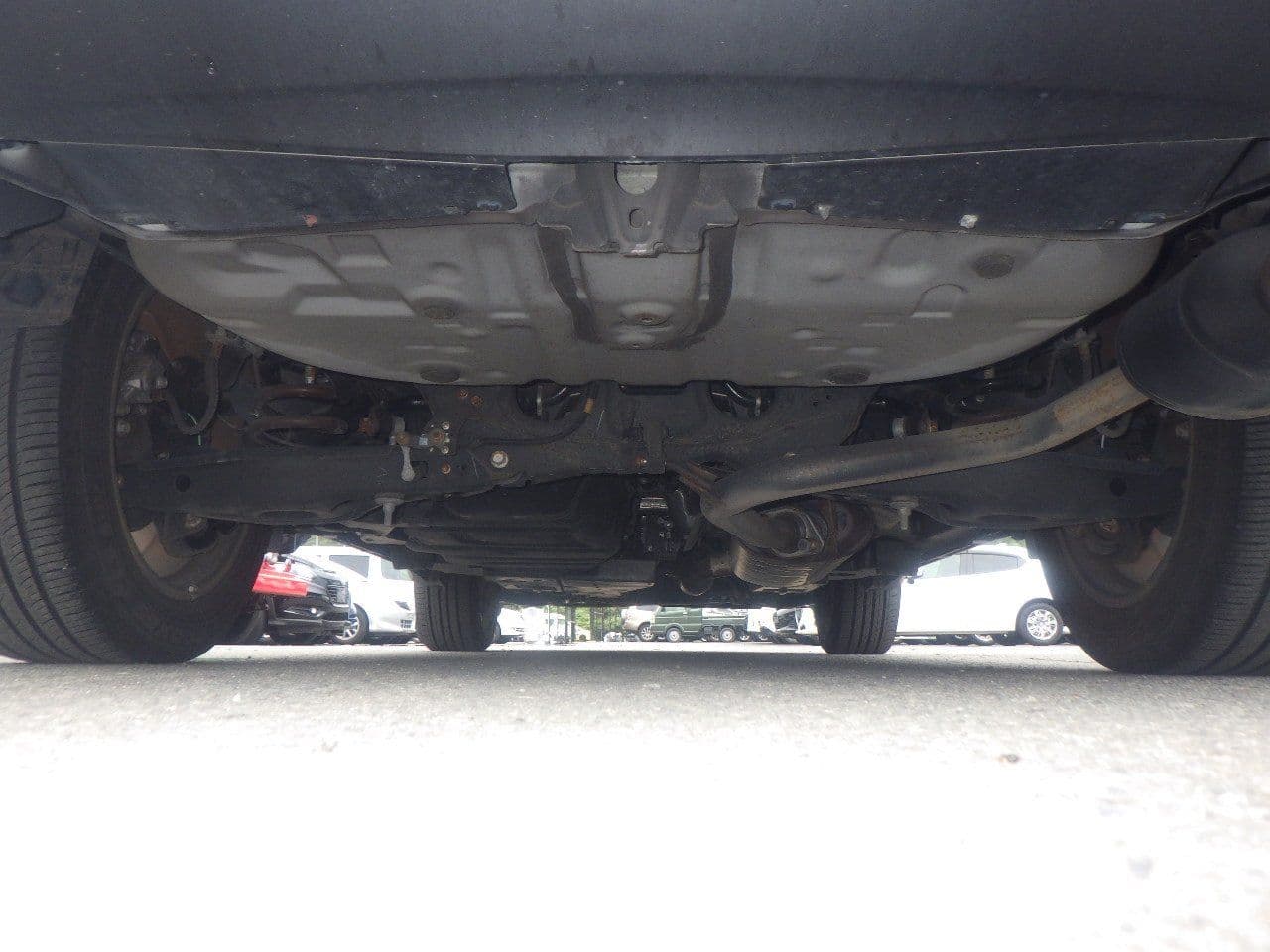 Vehicle SU00001132 large view 16