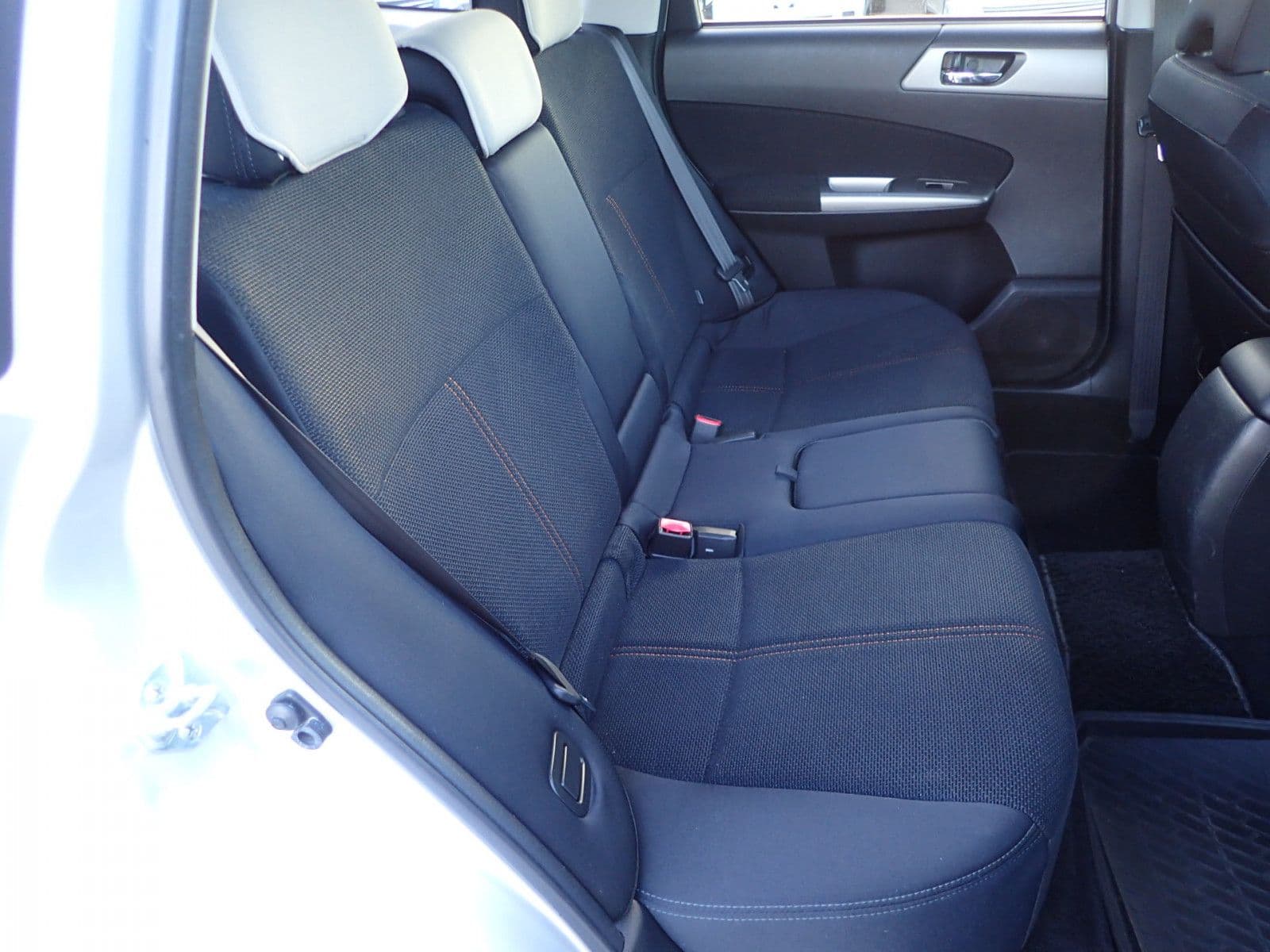 Vehicle SU00001116 large view 21