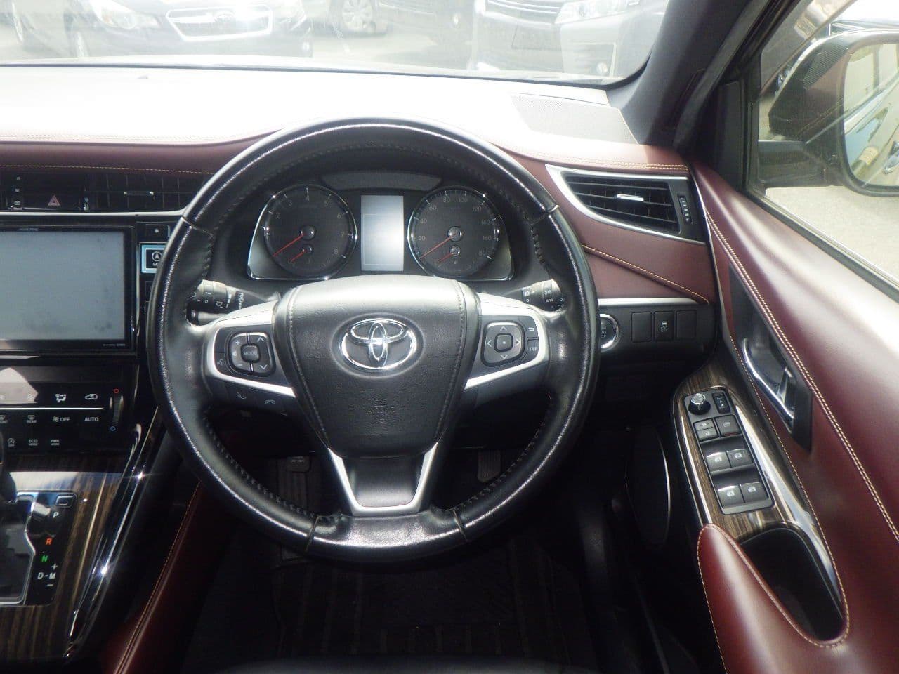 Vehicle SU00001096 large view 26