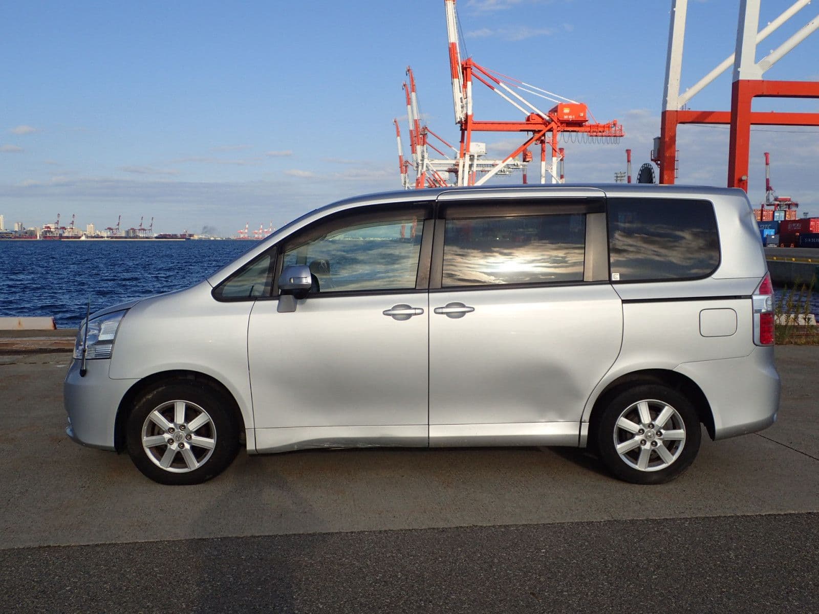 Vehicle SU00001113 large view 3