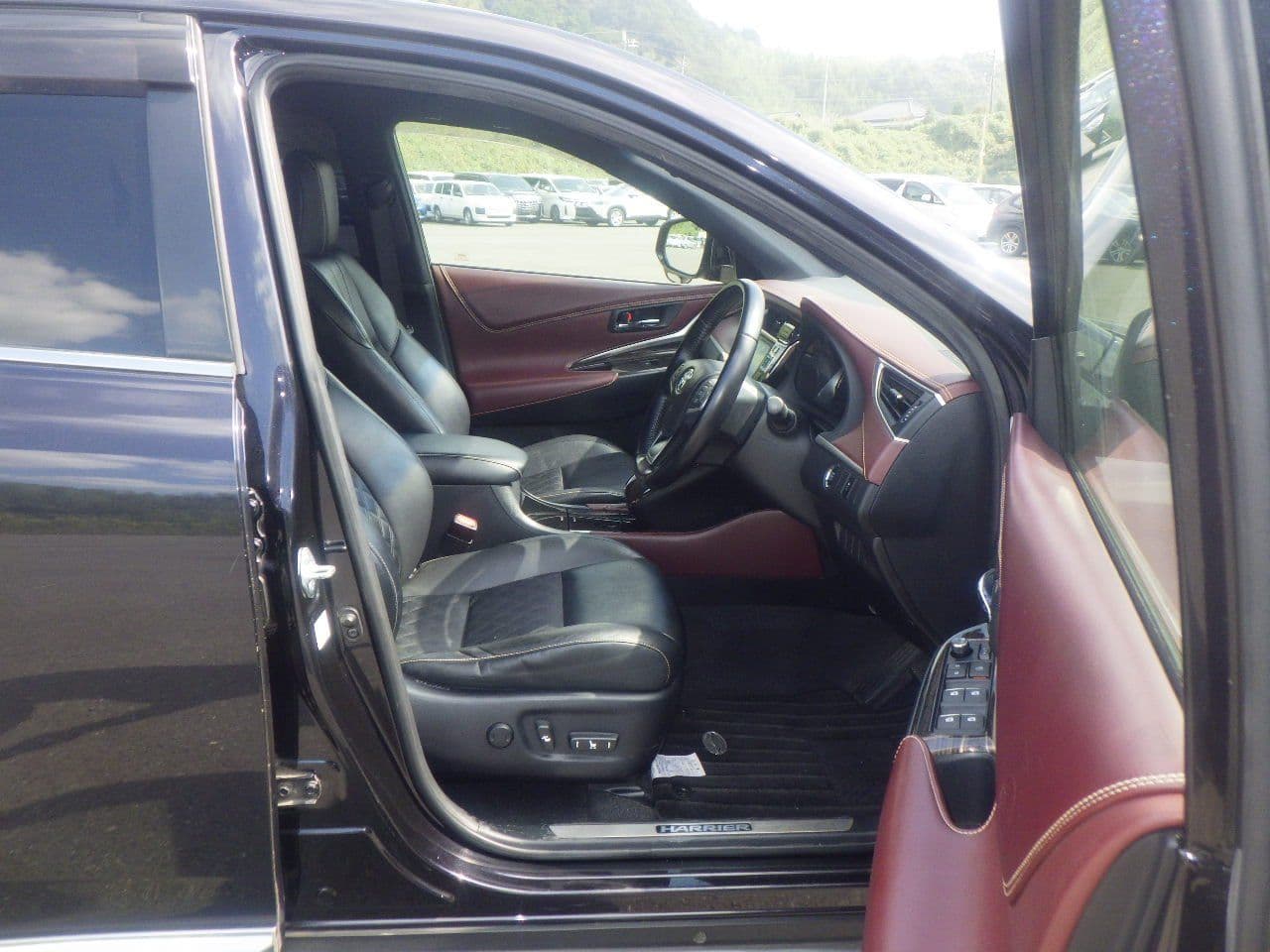 Vehicle SU00001096 large view 20