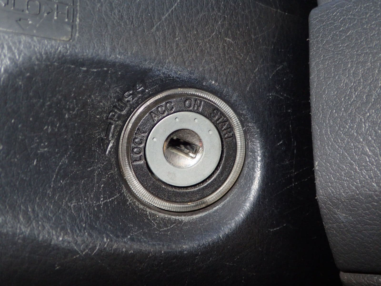 Vehicle SU00001113 large view 33