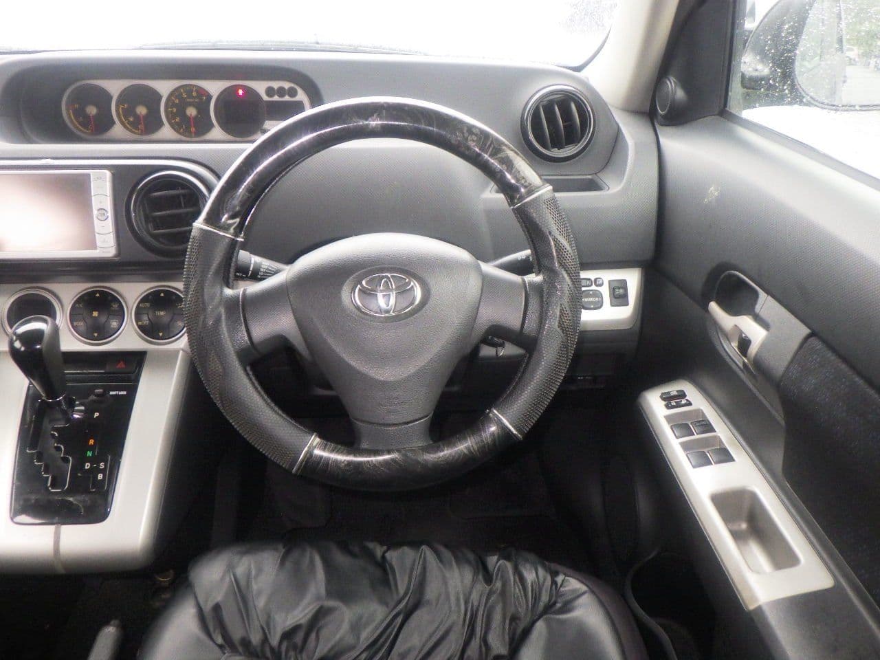 Vehicle SU00001107 large view 25