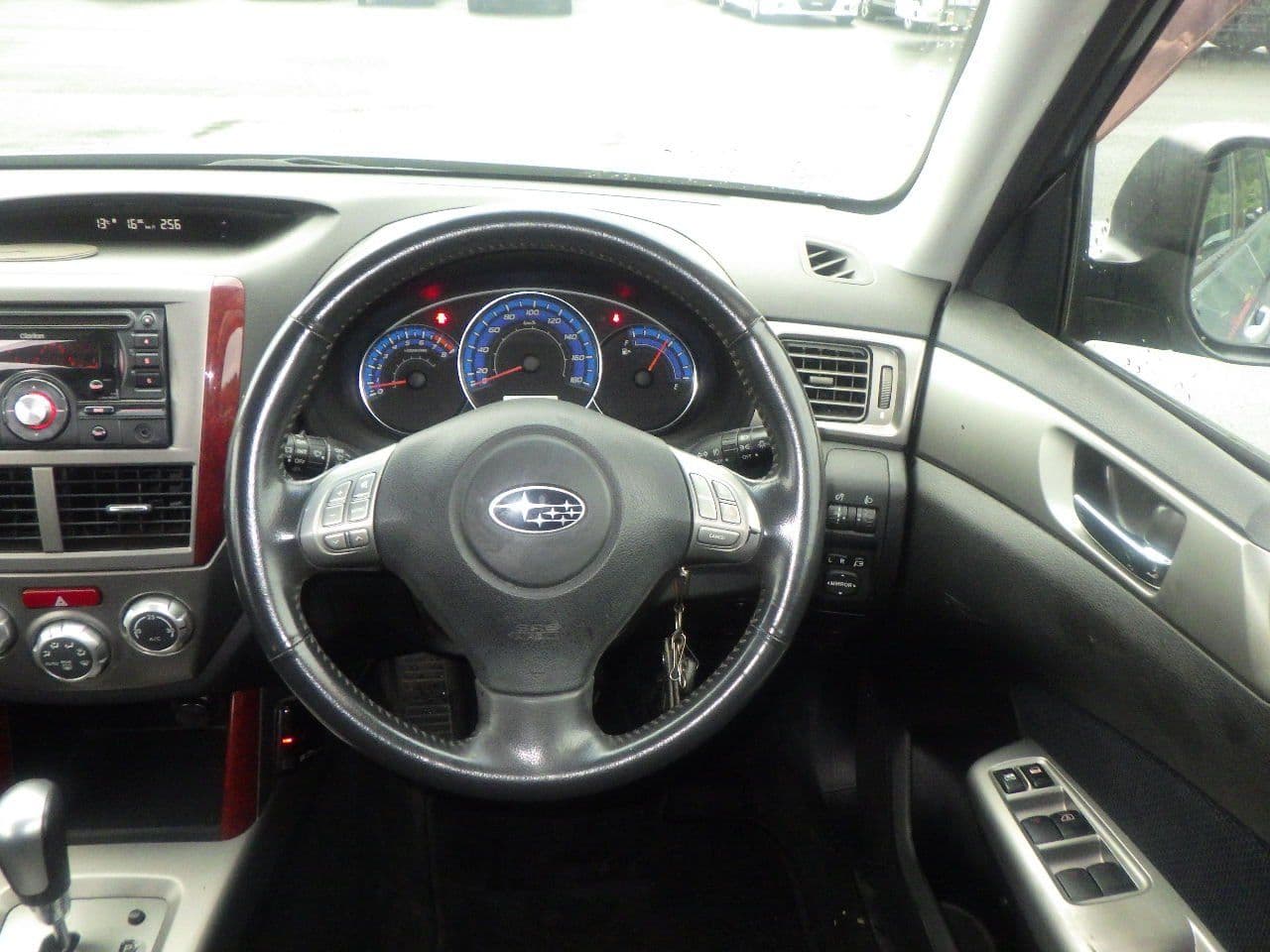 Vehicle SU00001123 large view 25