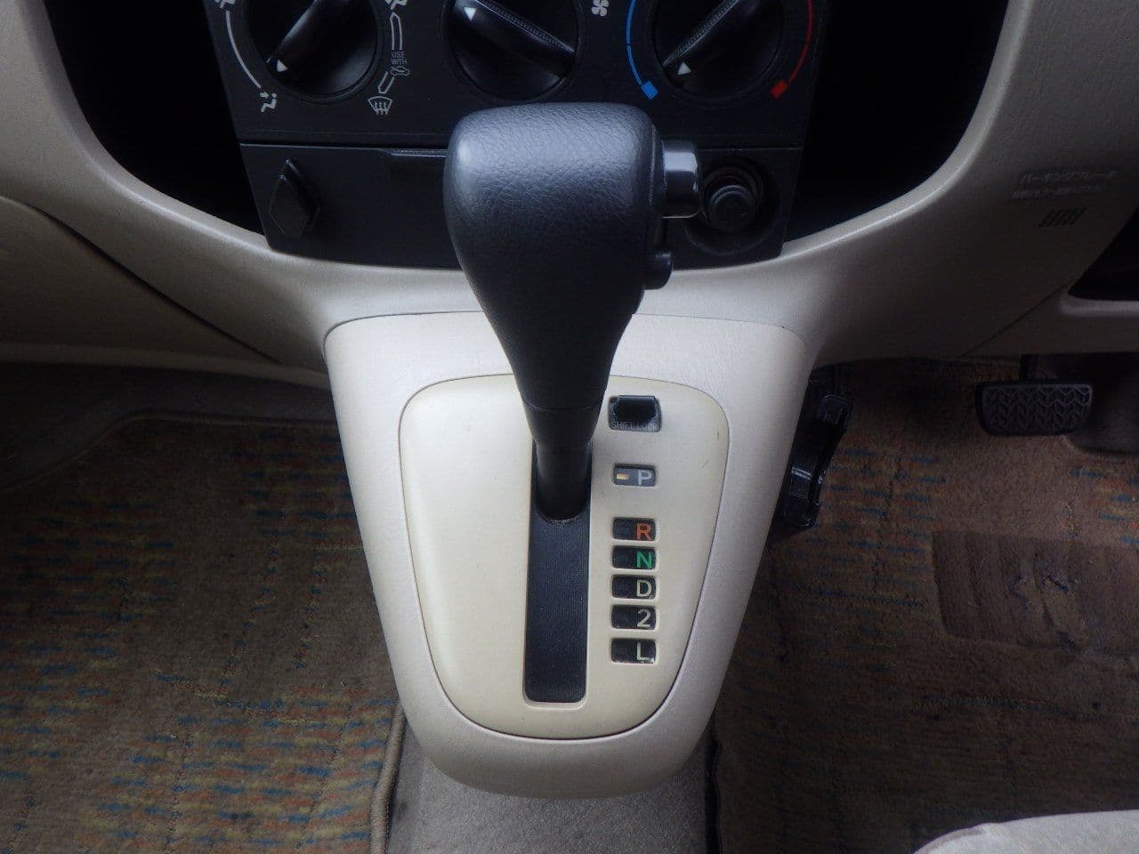 Vehicle SU00001121 large view 30