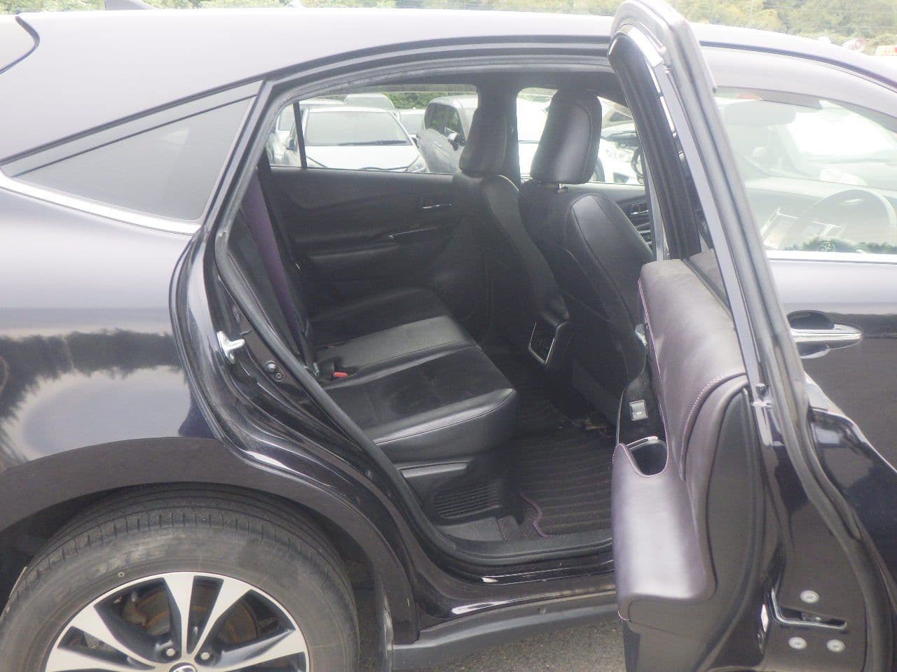 Vehicle SU00001132 large view 20