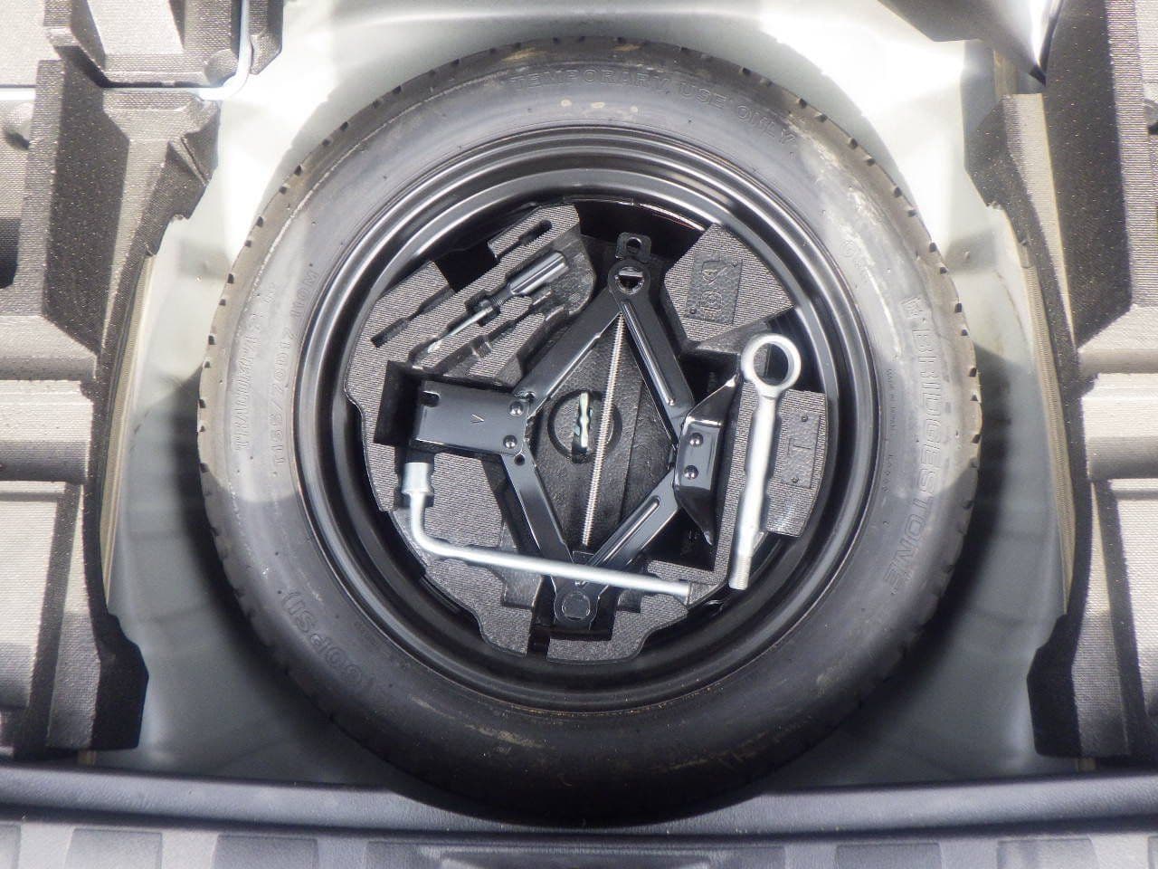 Vehicle SU00001119 large view 36