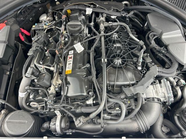 Vehicle SU00001140 large view 43