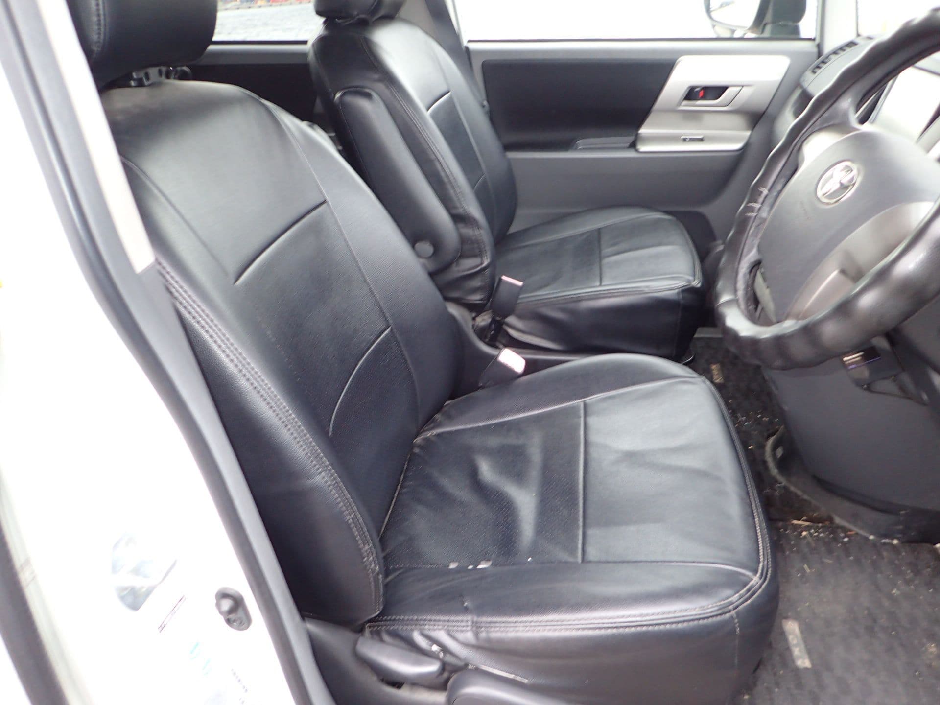 Vehicle SU00001147 large view 20