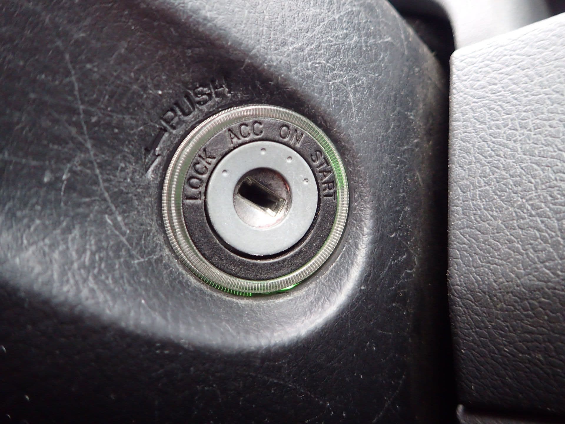 Vehicle SU00001154 large view 36