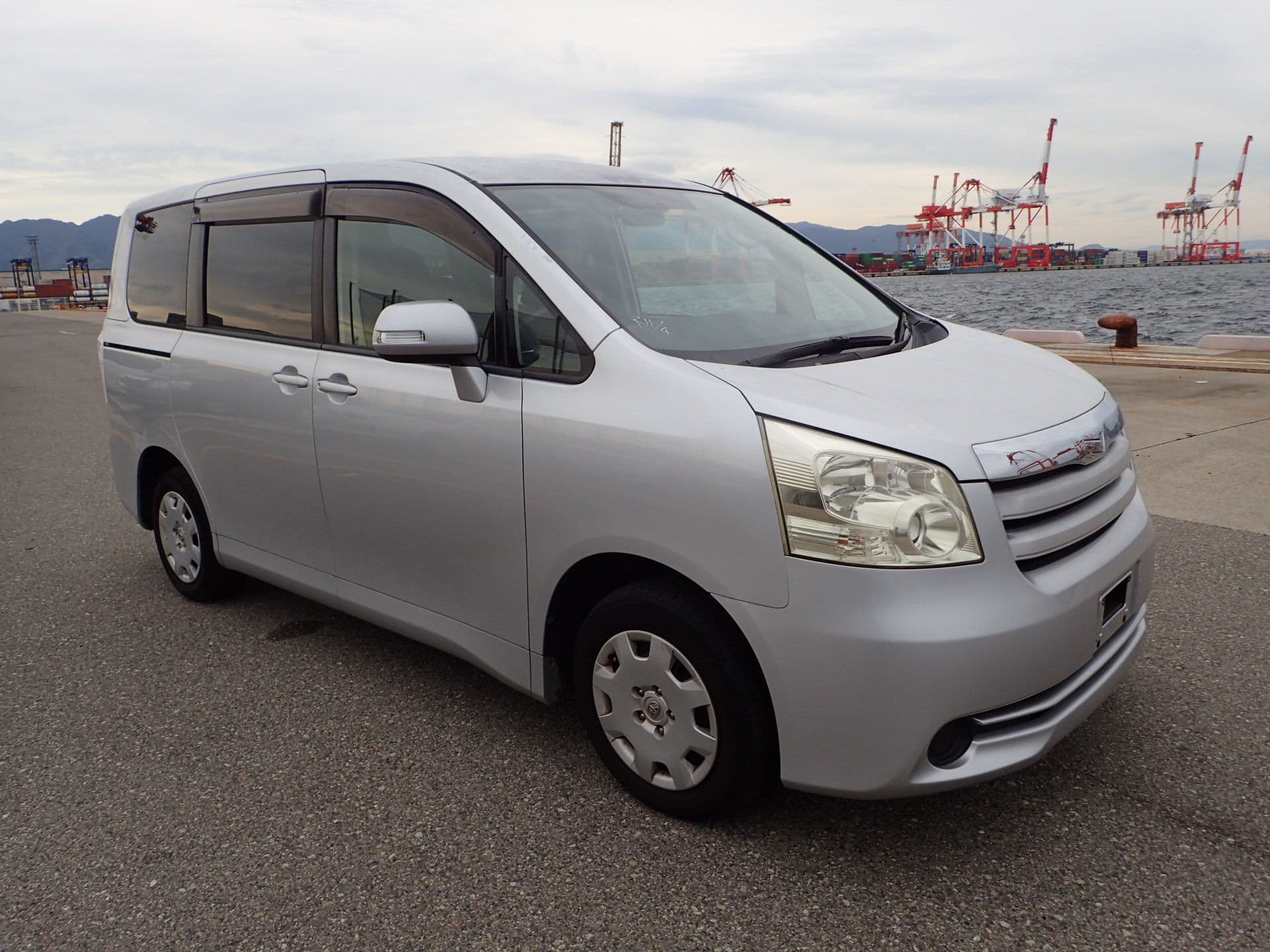 Vehicle SU00001153 large view 8