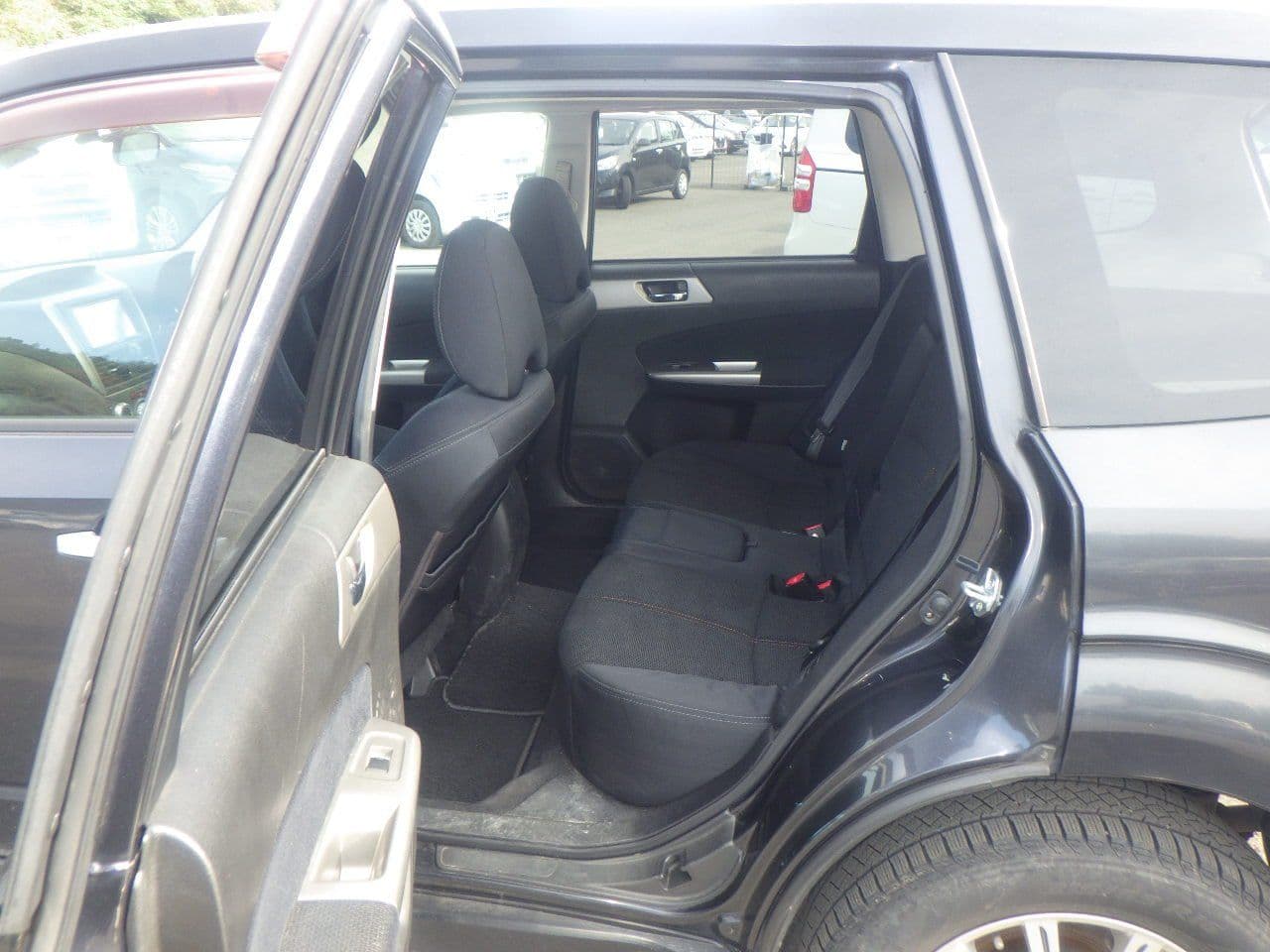 Vehicle SU00001119 large view 23