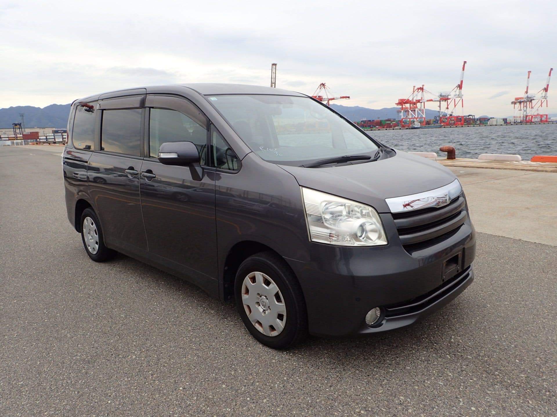 Vehicle SU00001145 large view 8