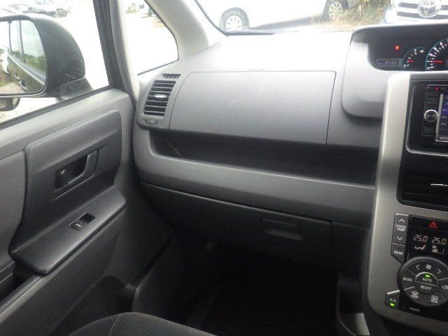 Vehicle SU00001143 large view 24