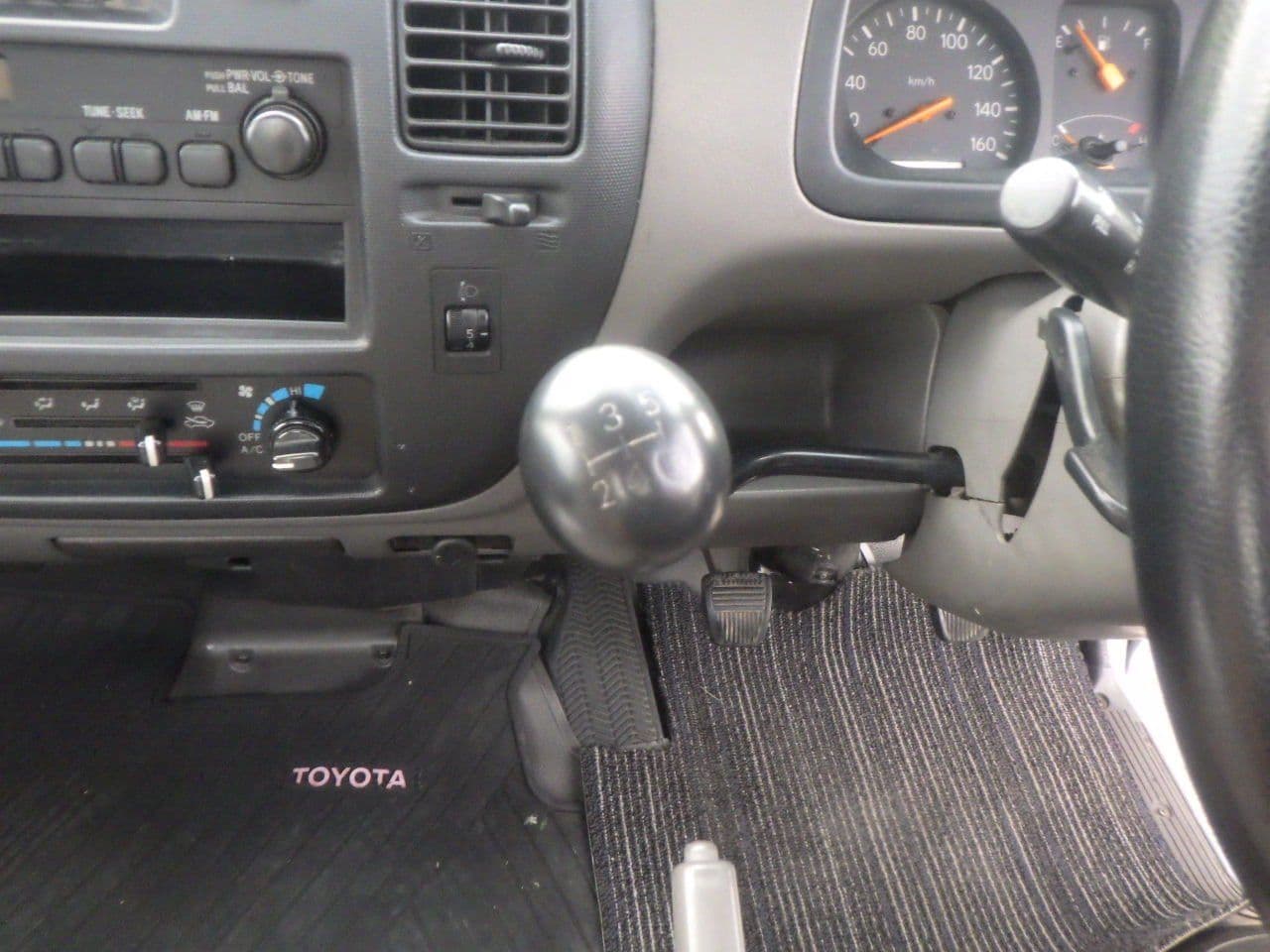 Vehicle SU00001139 large view 24