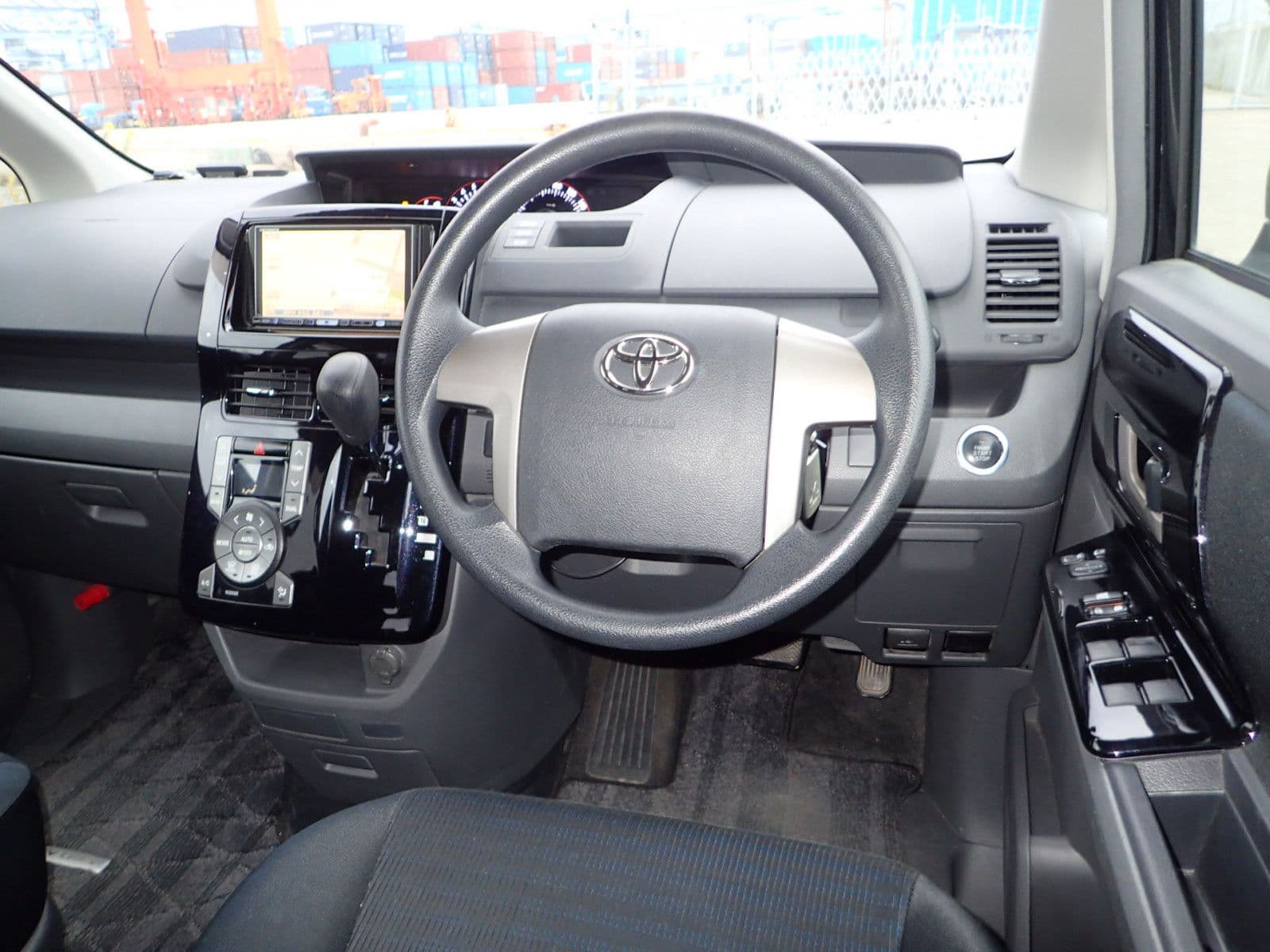 Vehicle SU00001135 large view 31