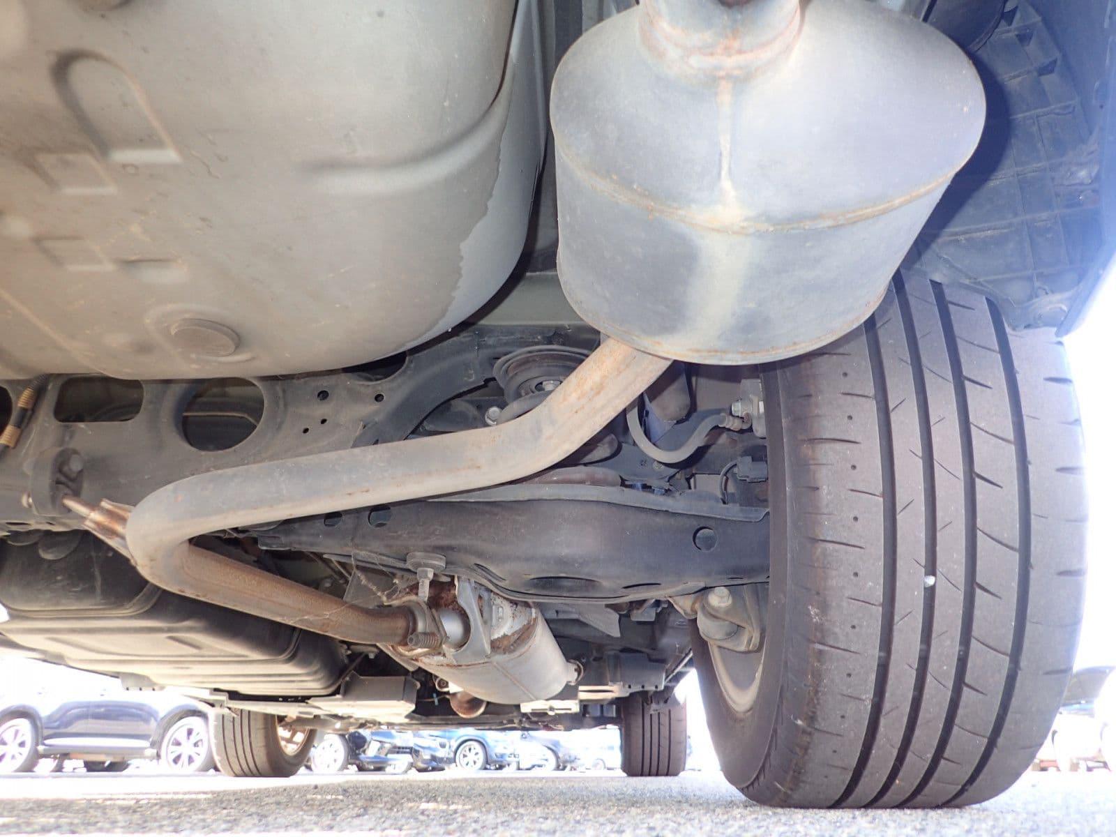 Vehicle SU00001126 large view 17