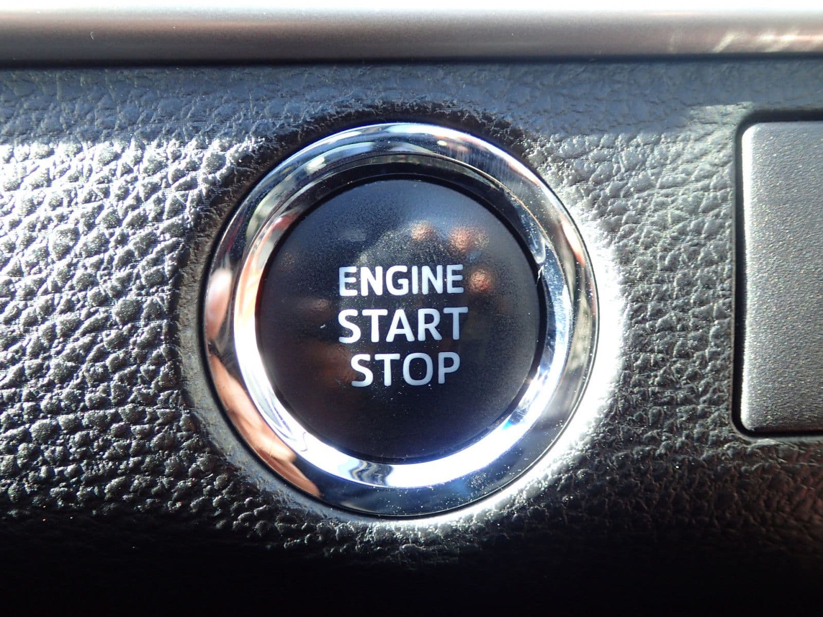 Vehicle SU00001126 large view 34