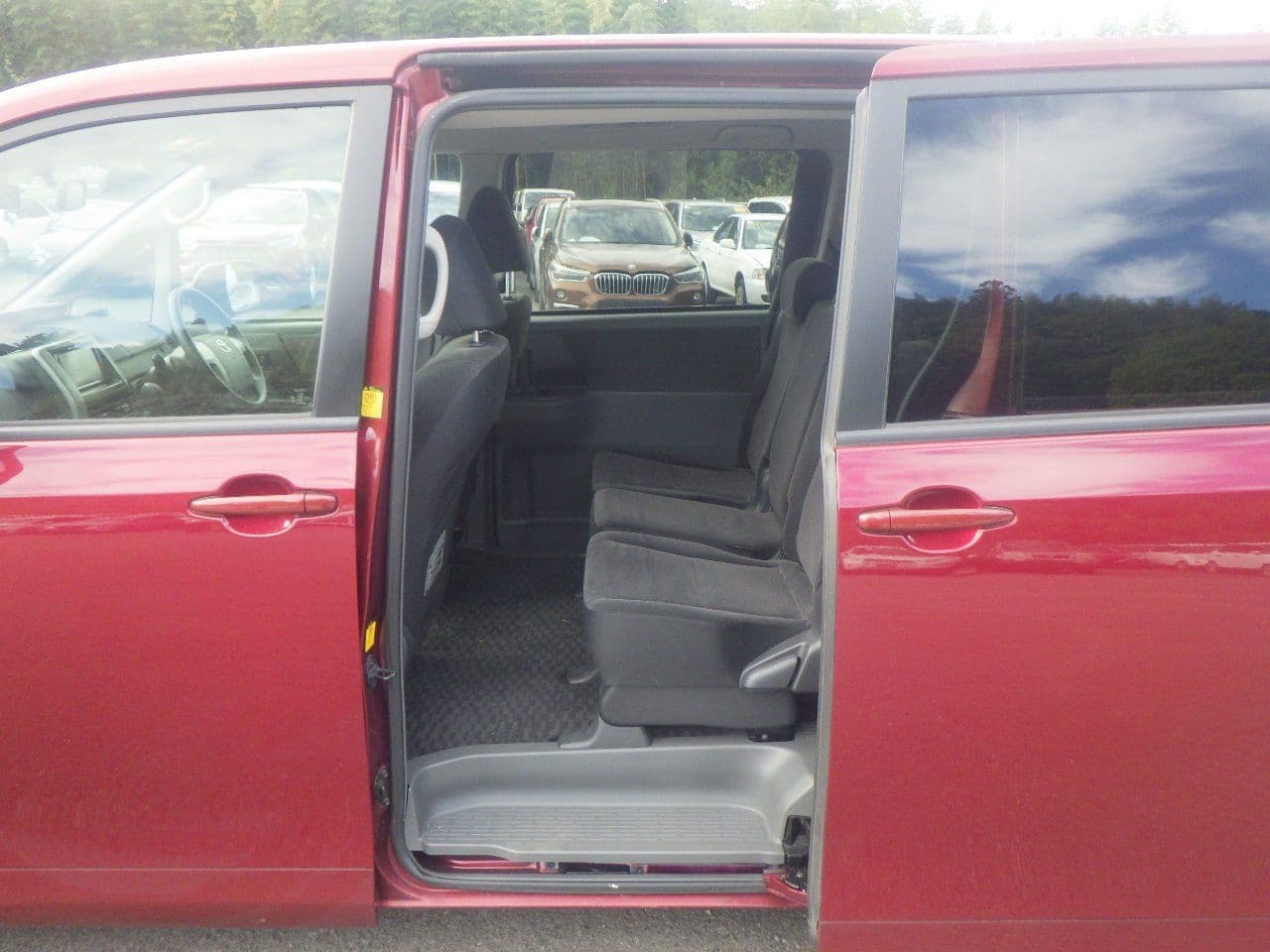 Vehicle SU00001136 large view 24