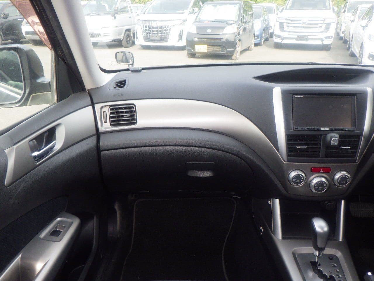 Vehicle SU00001119 large view 27