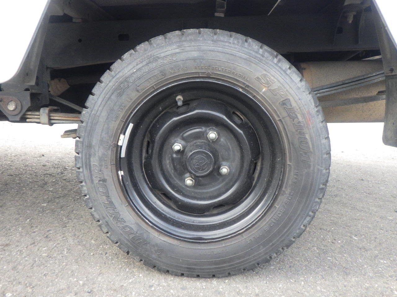 Vehicle SU00001139 large view 12