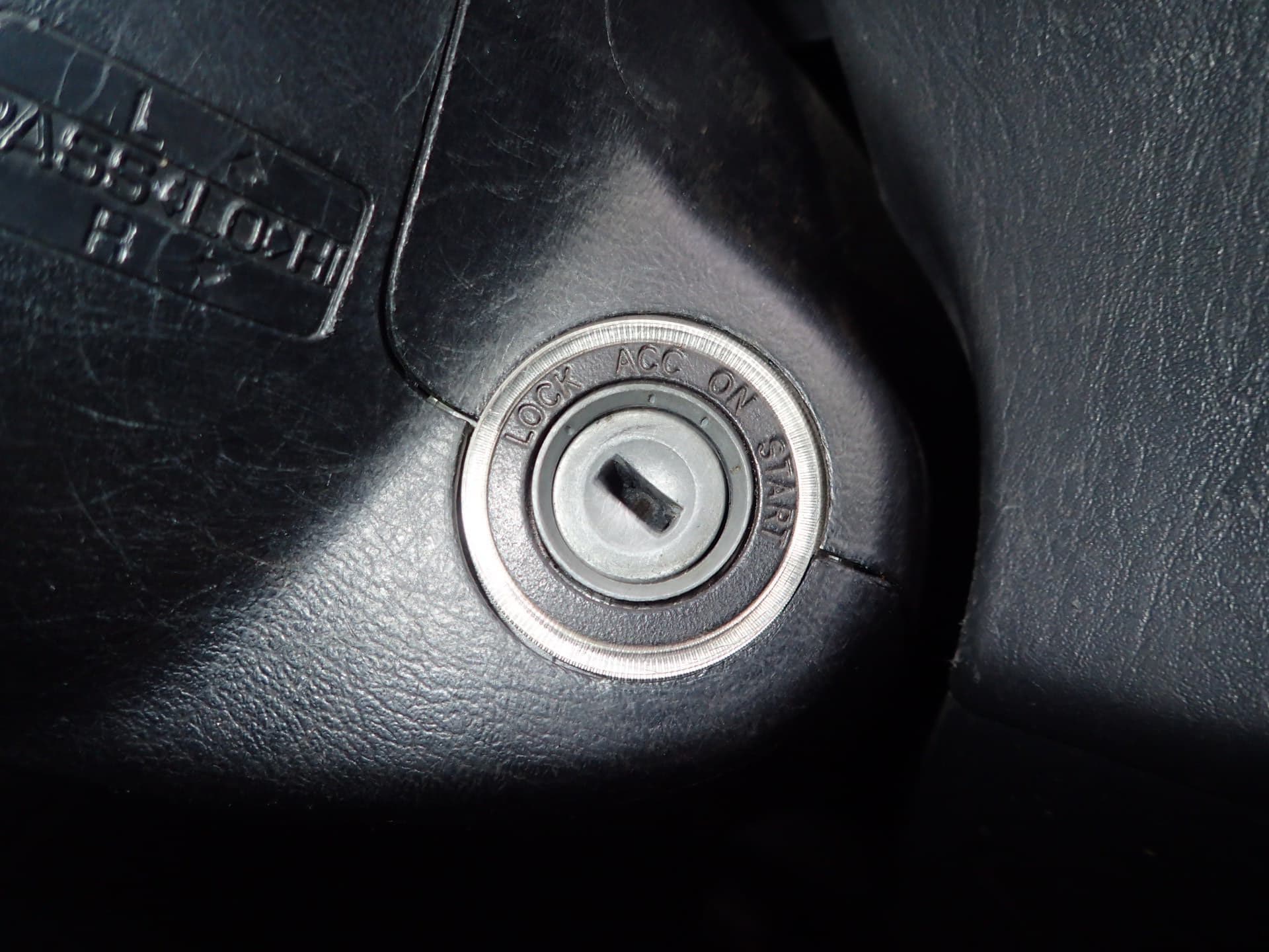 Vehicle SU00001174 large view 35