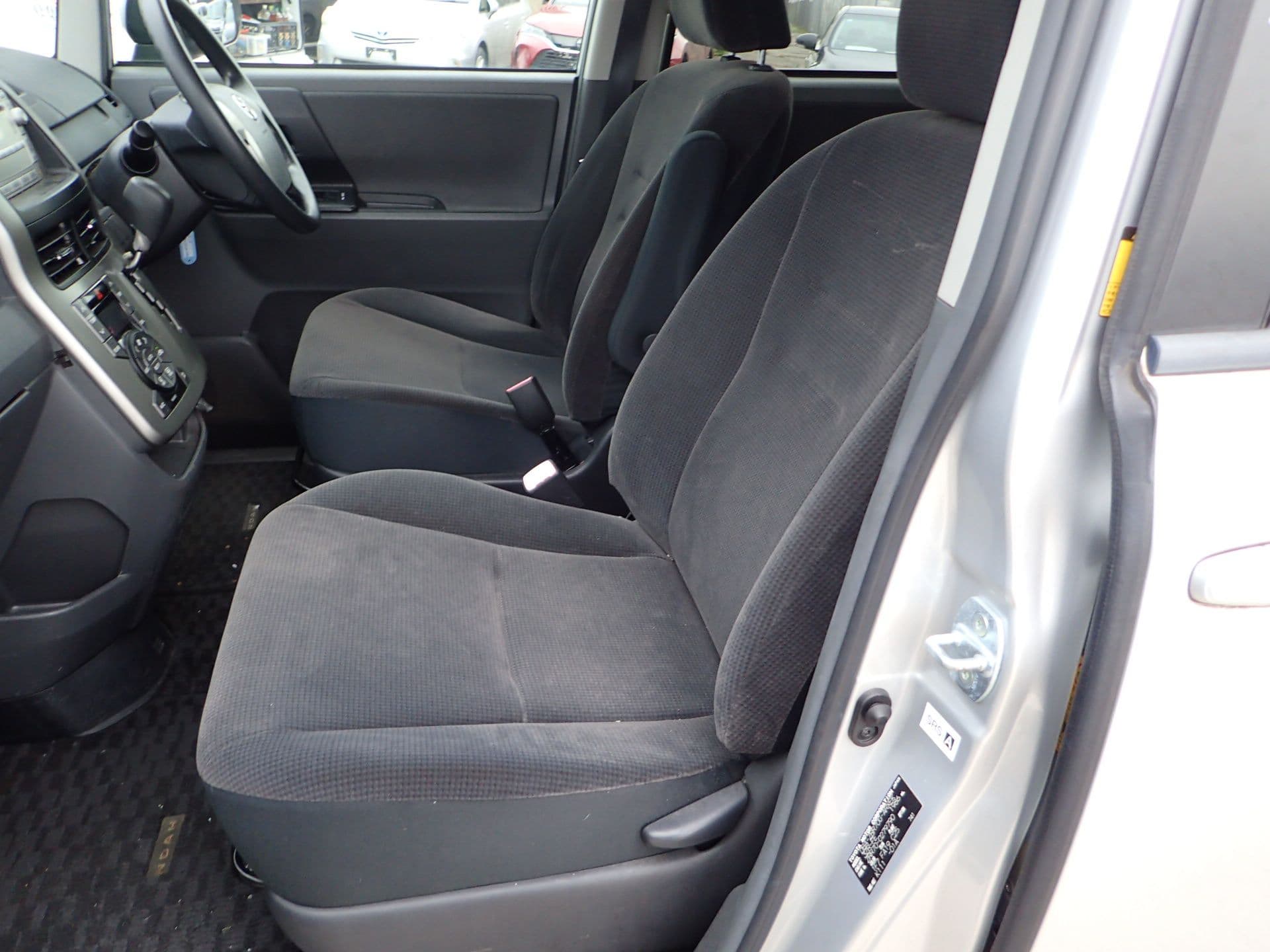 Vehicle SU00001154 large view 26