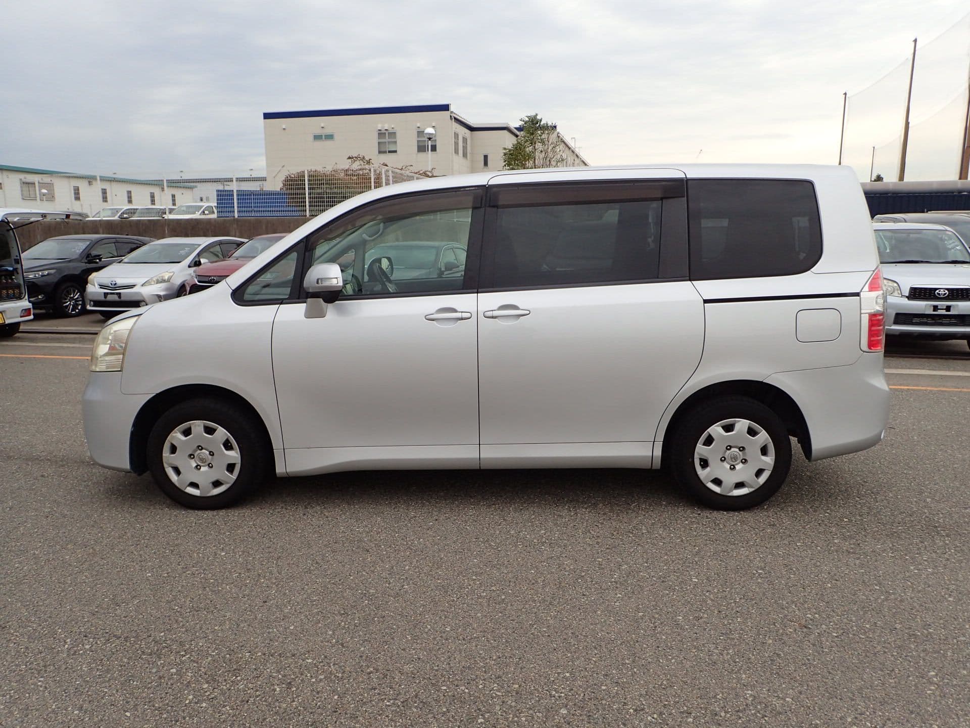 Vehicle SU00001153 large view 3