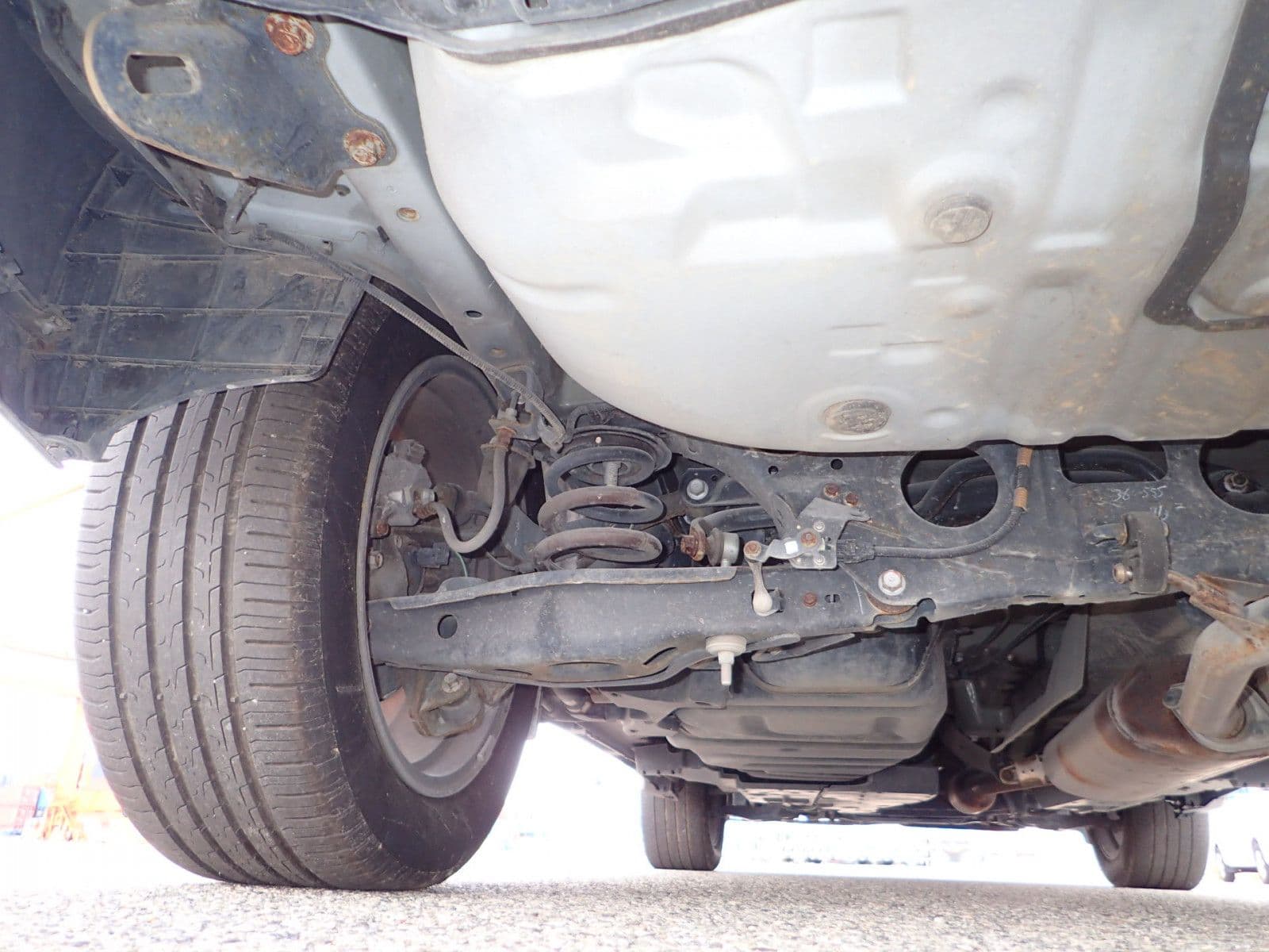 Vehicle SU00001127 large view 16