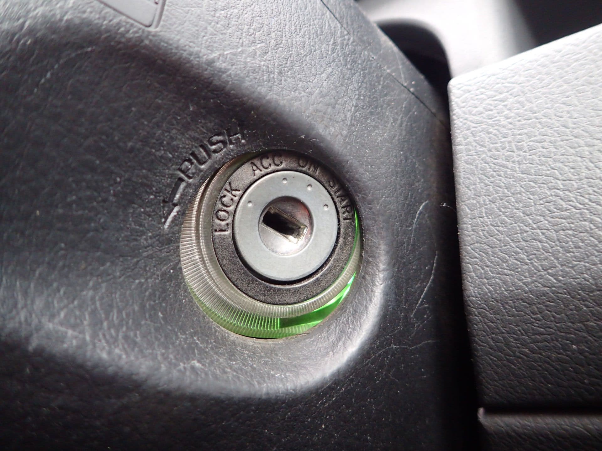 Vehicle SU00001153 large view 36