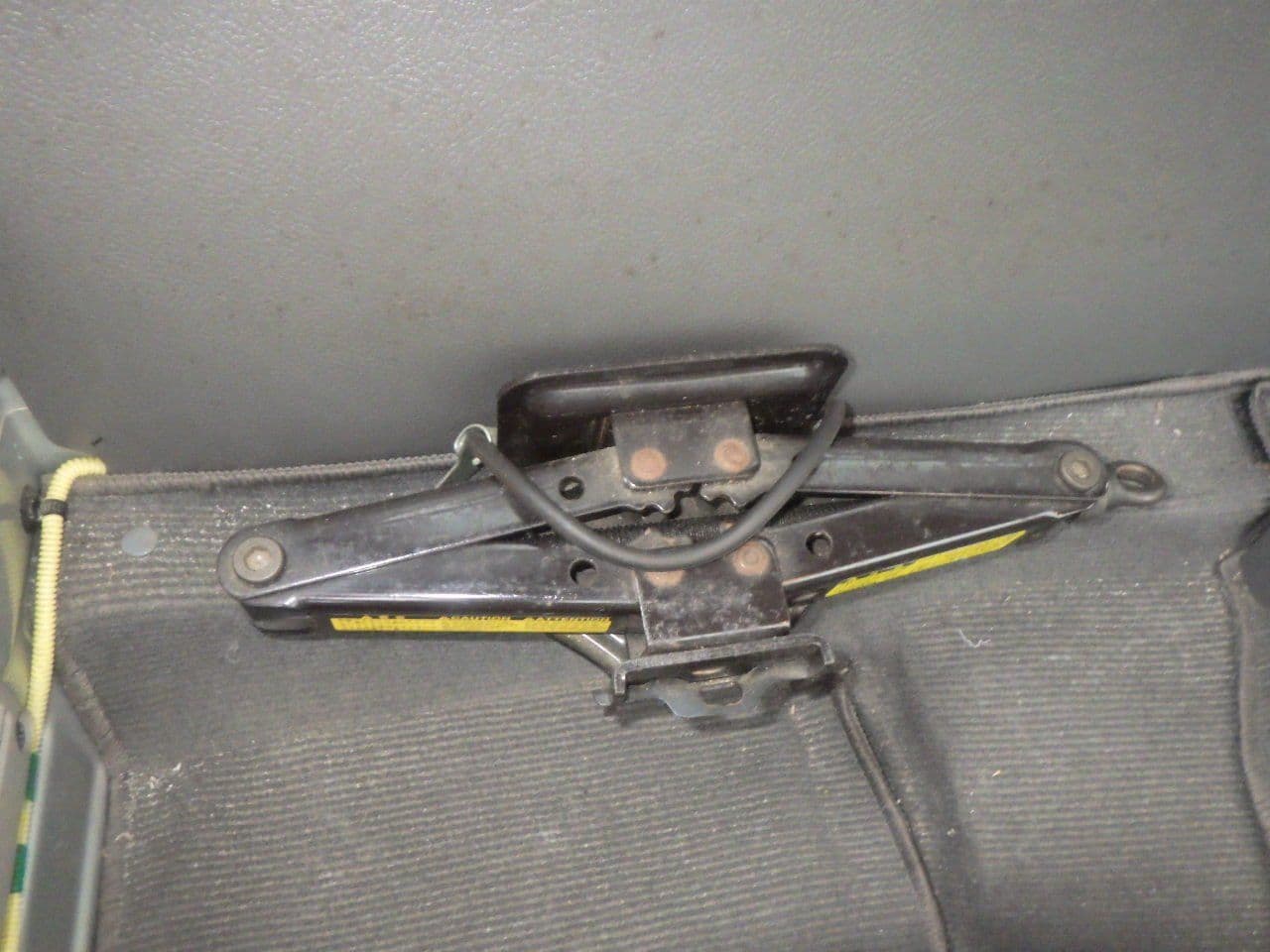 Vehicle SU00001142 large view 29