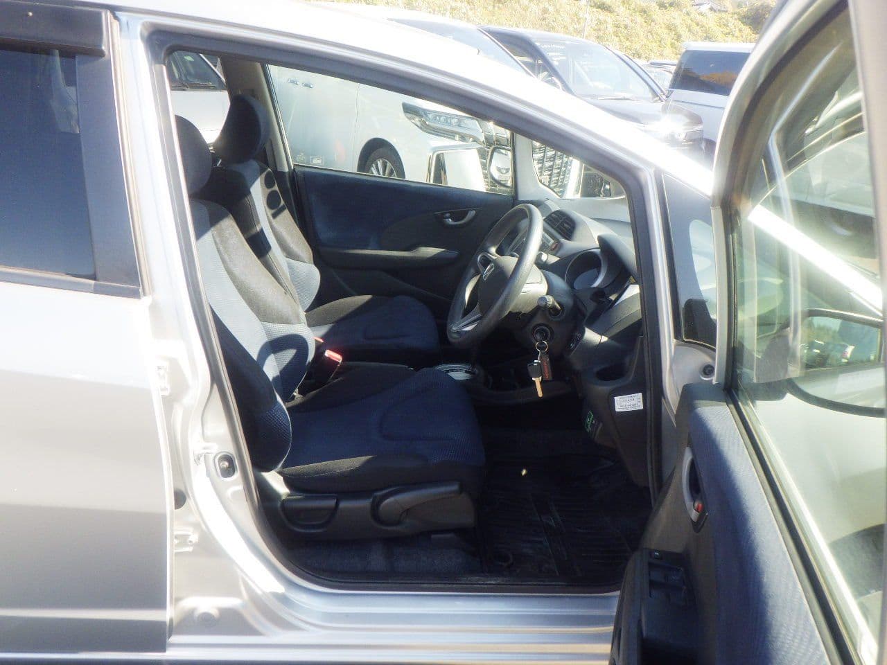 Vehicle SU00001176 large view 21