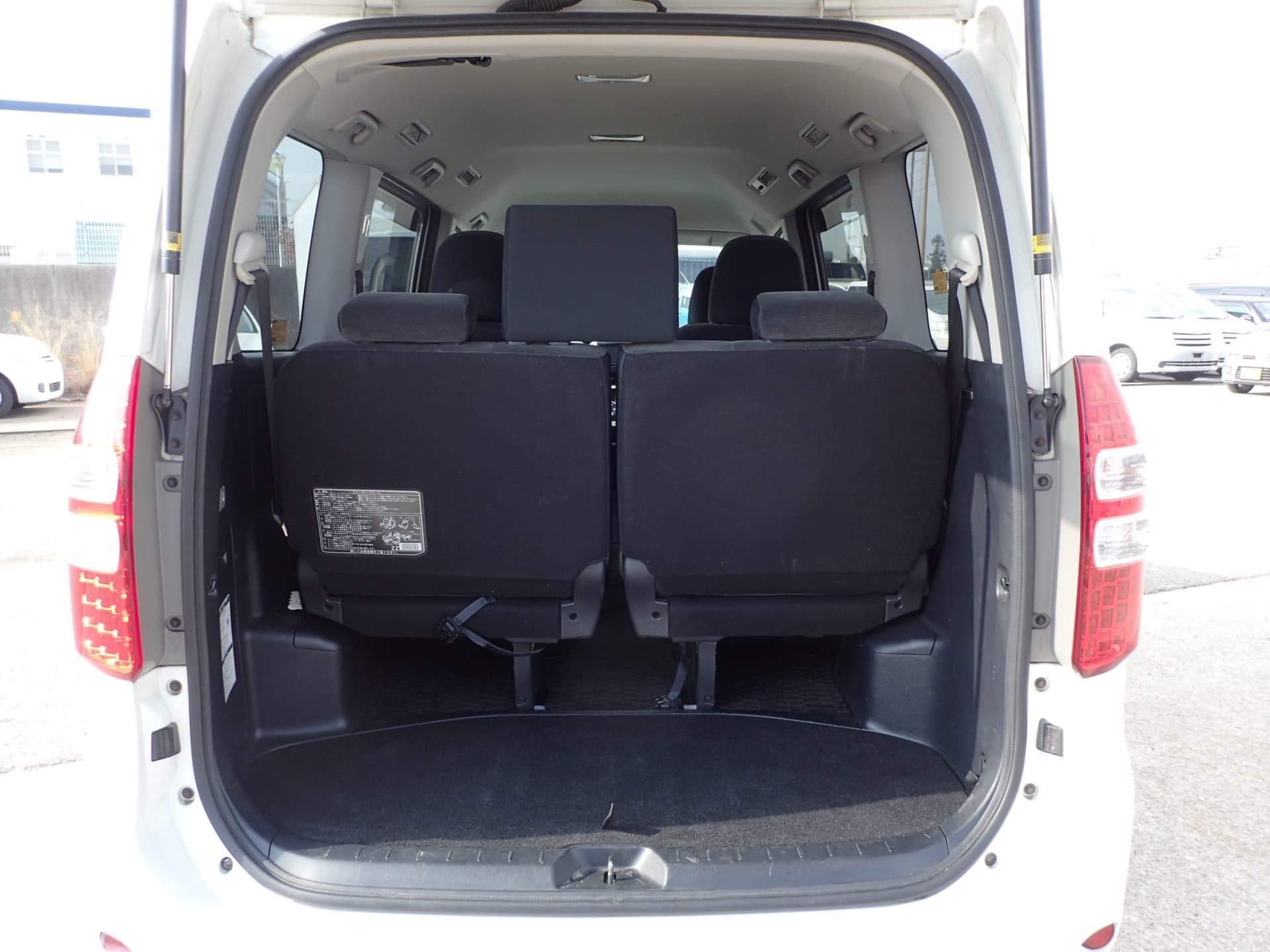 Vehicle SU00001200 large view 24